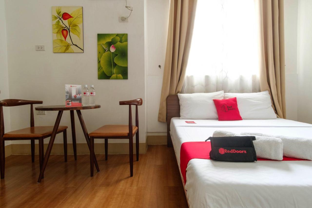 Reddoorz Near V Mapa Station Hotell Manila Exteriör bild