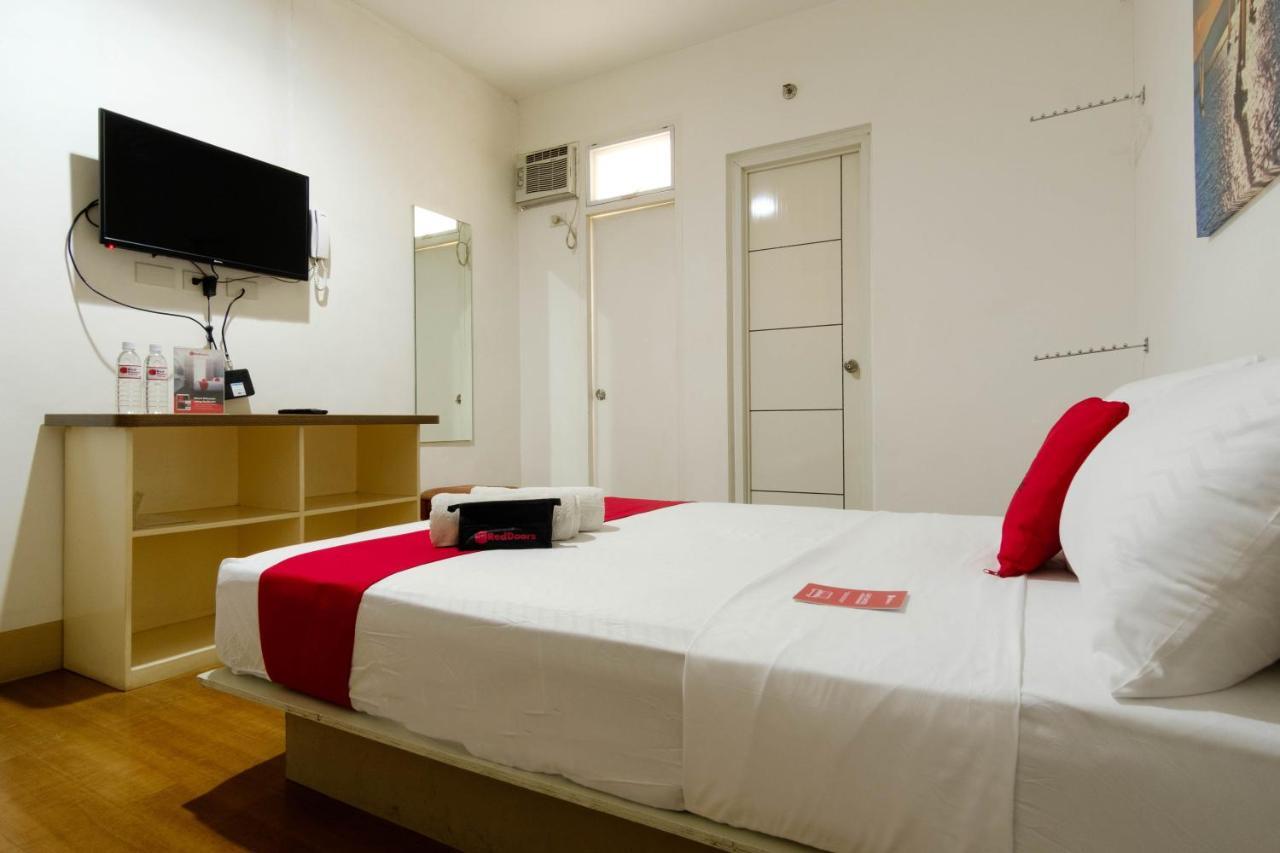 Reddoorz Near V Mapa Station Hotell Manila Exteriör bild