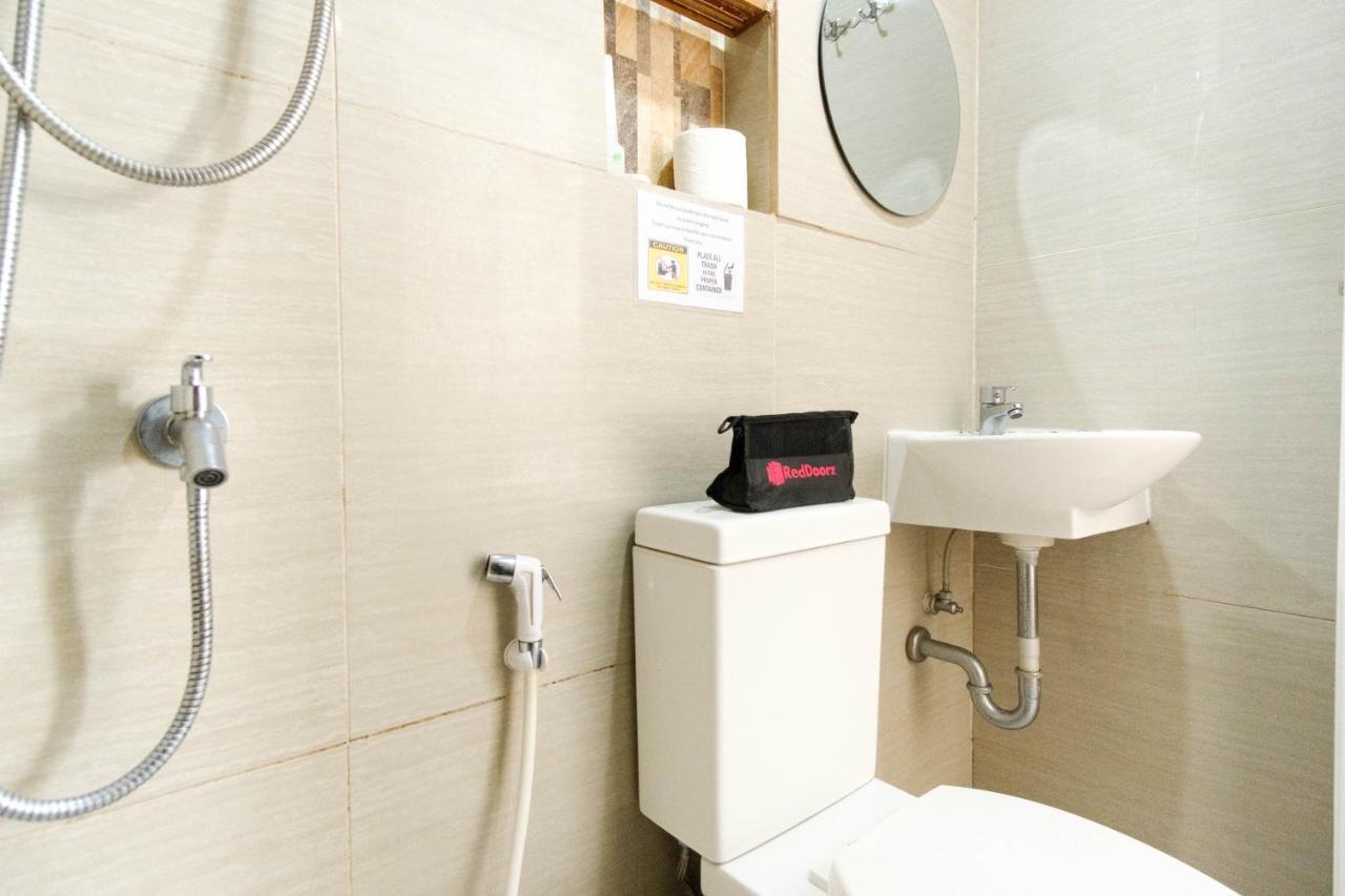 Reddoorz Near V Mapa Station Hotell Manila Exteriör bild