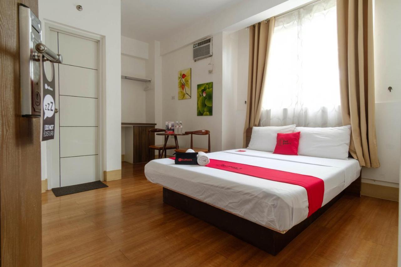 Reddoorz Near V Mapa Station Hotell Manila Exteriör bild