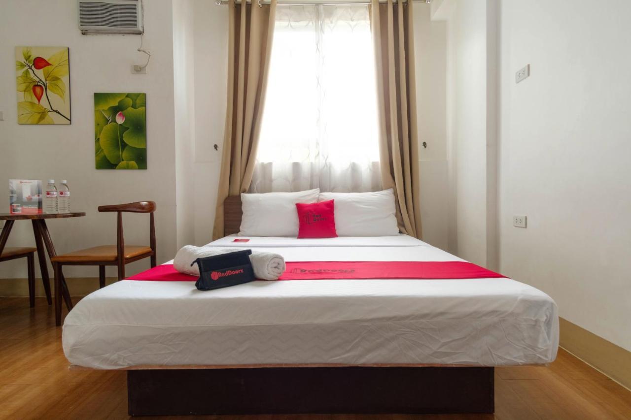 Reddoorz Near V Mapa Station Hotell Manila Exteriör bild