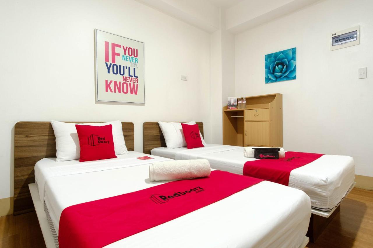 Reddoorz Near V Mapa Station Hotell Manila Exteriör bild