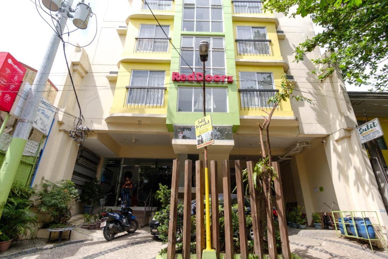 Reddoorz Near V Mapa Station Hotell Manila Exteriör bild